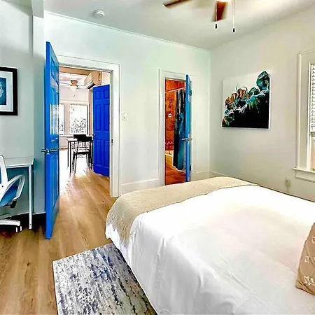 Villa Luxury 1 Bd Montrose - Genova At The Italian Plaza
